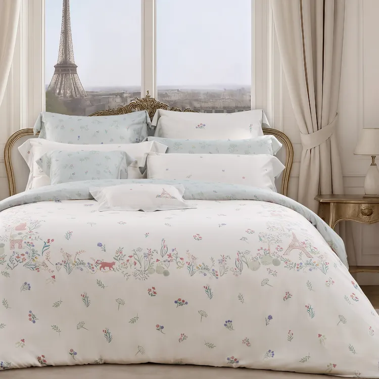 東妮寢飾100%天絲萊賽爾四件式床包組_漫遊巴黎，原價1萬5960元/套，限時價1萬5000元買一送一。業者提供