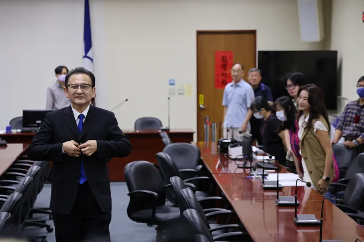 律師李漢中，16日上午赴國民黨中央領表。李俊毅攝