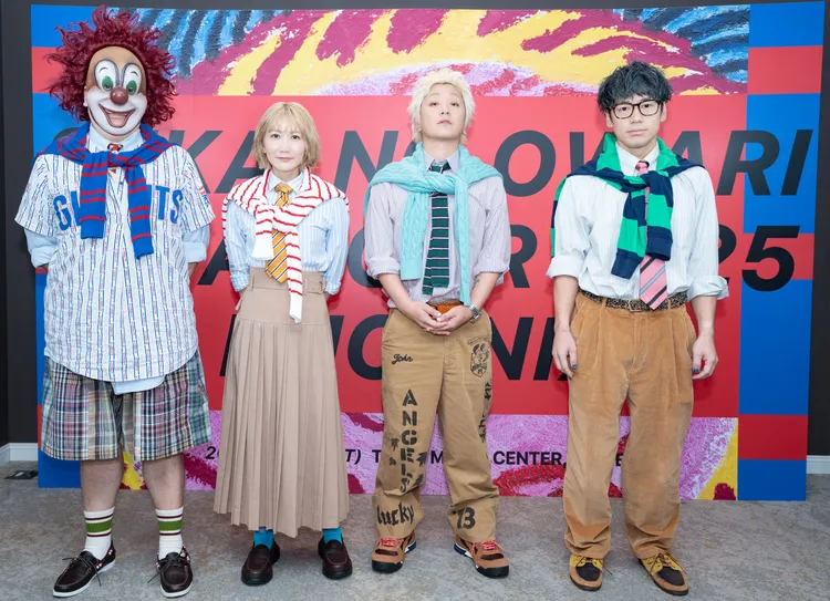 Fukase（右二）透露最近早睡早起，這次巡演賠錢在做。環球音樂提供