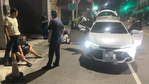 冈山行车纠纷拒检冲撞警逃逸!警开1枪制止 警逮捕三嫌依法究办