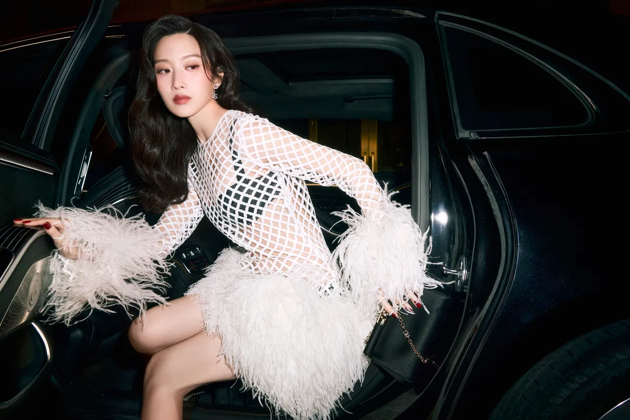 文佳煐拍摄Dolce&Gabbana 2025秋冬形象照。品牌提供