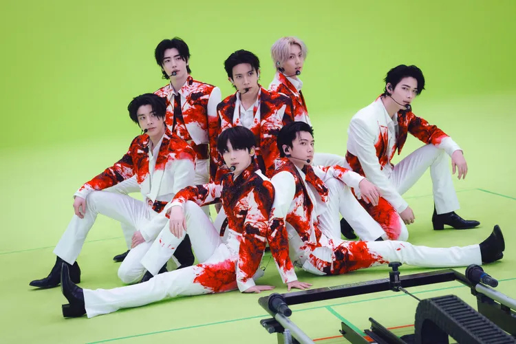 ENHYPEN近距離在鏡頭前熱舞，觀眾戴上VR眼鏡，就能感受到7人就在眼前。威秀影城提供