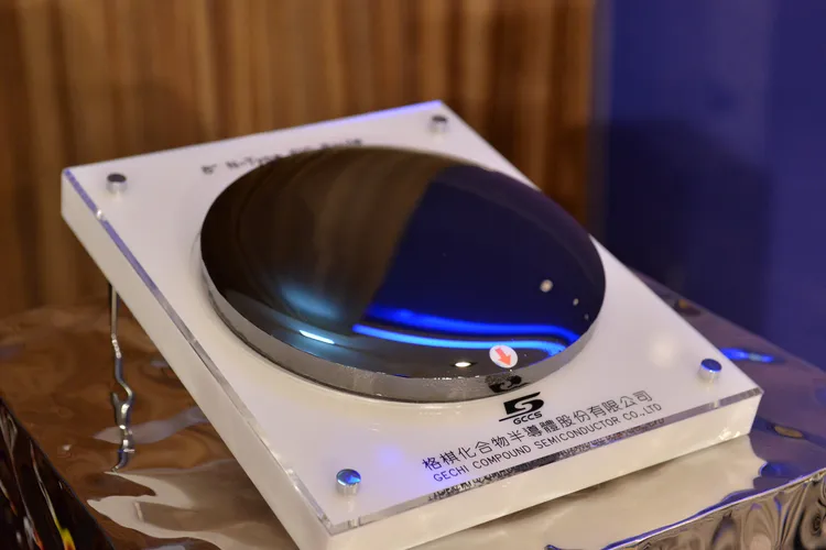 格棋化合物半導體研發之8吋導電型碳化矽晶體。格棋提供