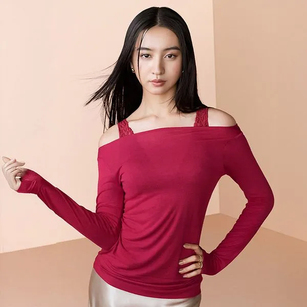 木村光希身穿多款花色內衣入鏡。翻攝Intimissimi網站