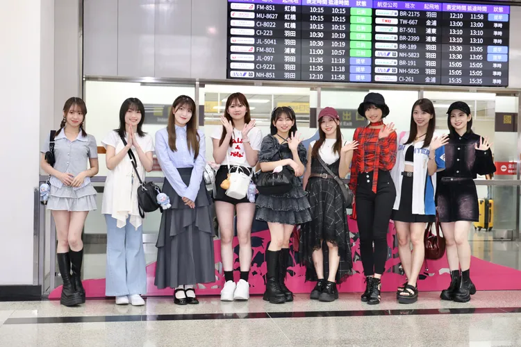 早安少女組。'25由隊長野中美希（左起）、山崎愛生、羽賀朱音、 岡村譽、井上春華、副隊長小田櫻、弓桁朱琴、副隊長牧野真莉愛、櫻井梨央組成。莊宗達攝