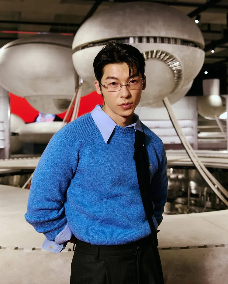 許光漢搭配BOLD系列Paranoyd 02無框眼鏡。翻攝GENTLE MONSTER IG