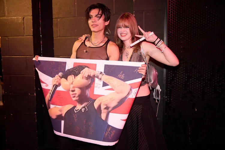 KIRE跟粉絲熱情互動。The Kid Who Flew翼有限公司提供