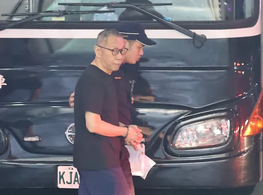 柯文哲丧父最挂念妻母 律师痛批:「天下第一检」竟如此荒腔走板
