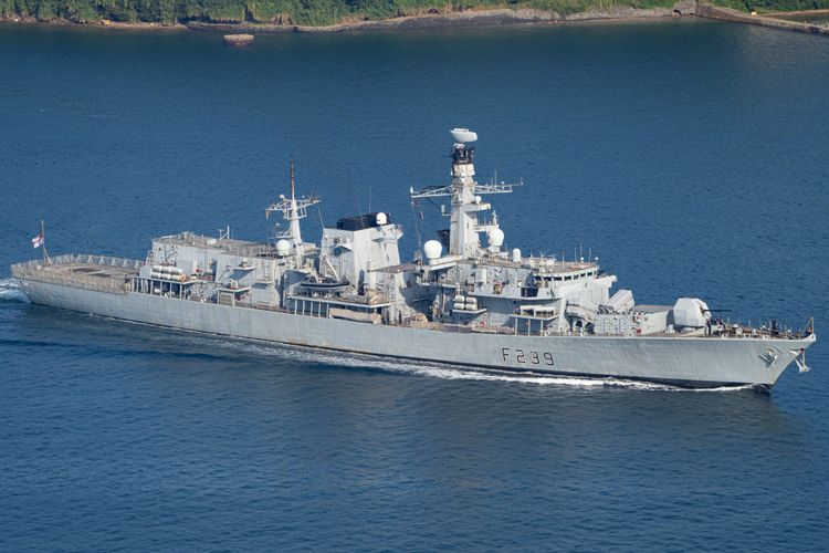 台海驚見「英美軍艦同框」！共軍跳腳跟監痛罵　英國回應了