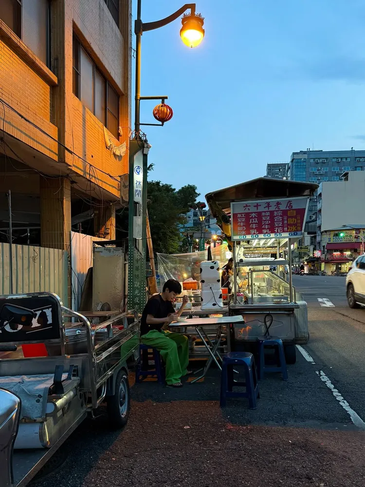佐藤勝利現身台中中華路夜市。翻攝佐藤勝利IG