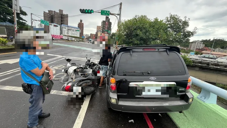 事故釀成一名騎士受傷，所幸無生命危險。翻攝照片