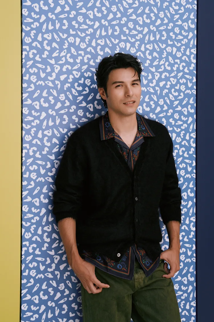 鳳小岳穿著VOWELS 2025秋冬新裝。品牌提供