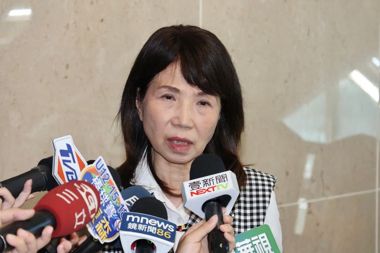 作文考「我媽是代理孕母」考生炸鍋！陳昭姿：你們感到不適是真實的