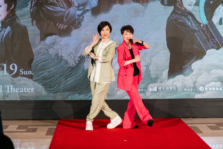 唐美雲和小咪有對手戲。國家兩廳院／牟仁傑提供