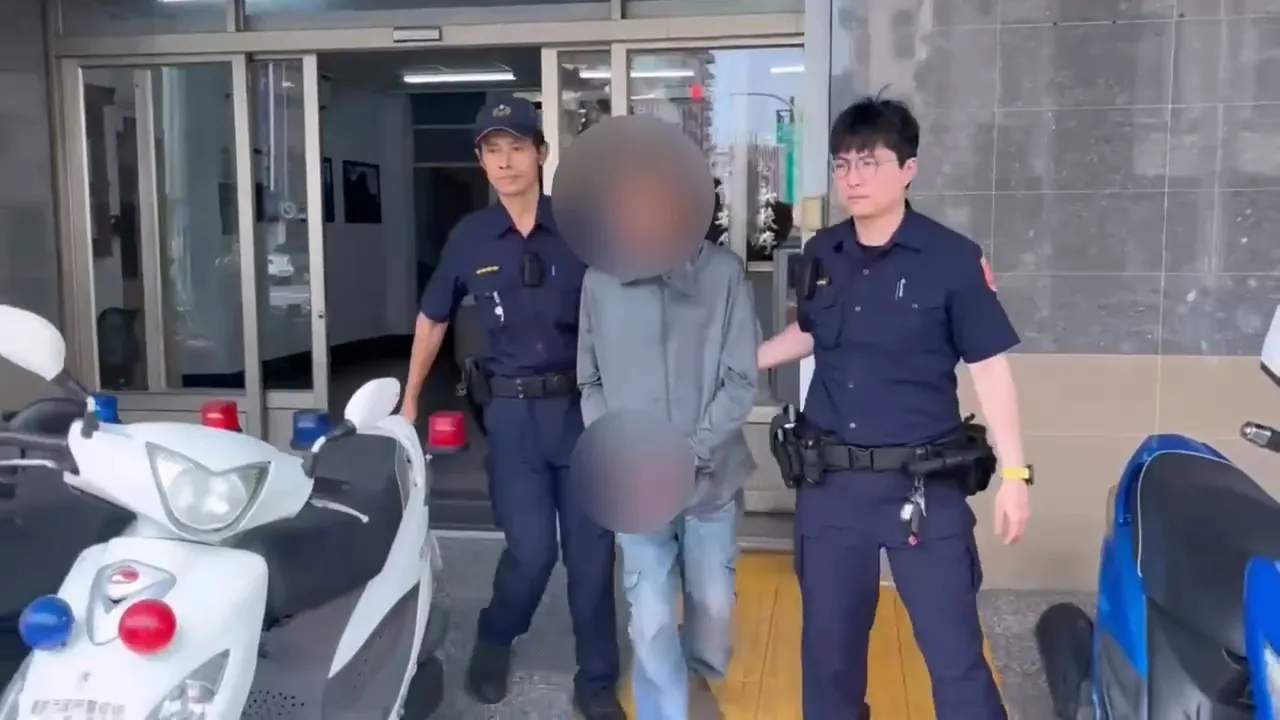 郑嫌涉偷窃、毒品且遭通缉,遭警方移送。翻摄画面