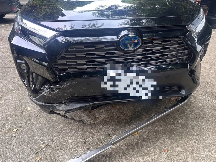 肇事休旅車。民眾提供