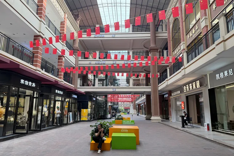 中國廣東的外銷家具街。路透社