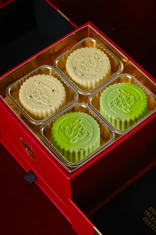 香港顶级鱼子酱品牌Royal Caviar Club打造全新常温鱼子酱月饼。业者提供