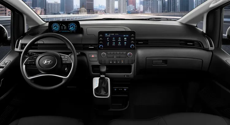 首度在大型廂式貨車導入Qi無線充電，展現HYUNDAI汽車對便利性的用心。業者提供