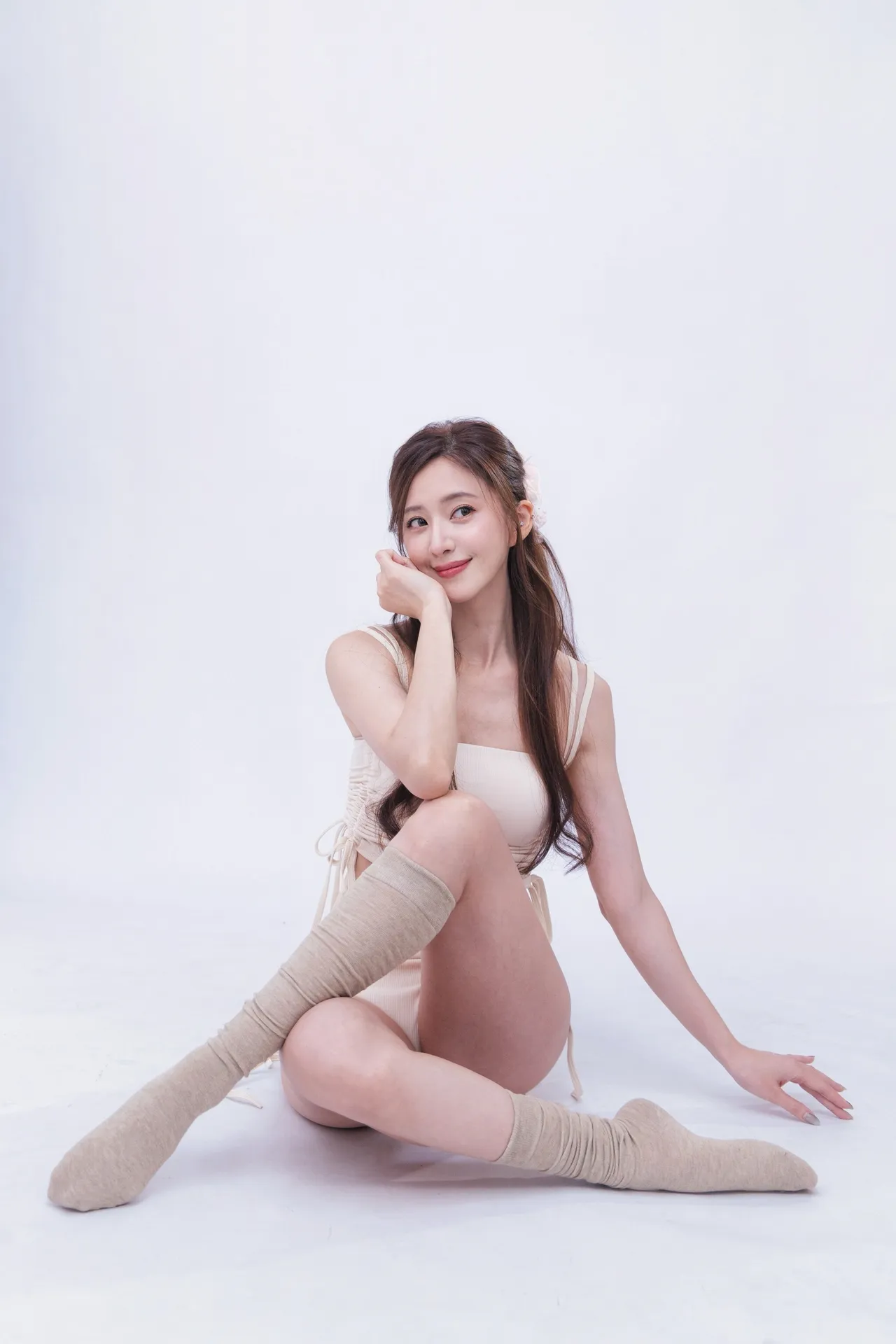 谢翔雅成为空中瑜珈教师,很有成就感。 光意娱乐提供