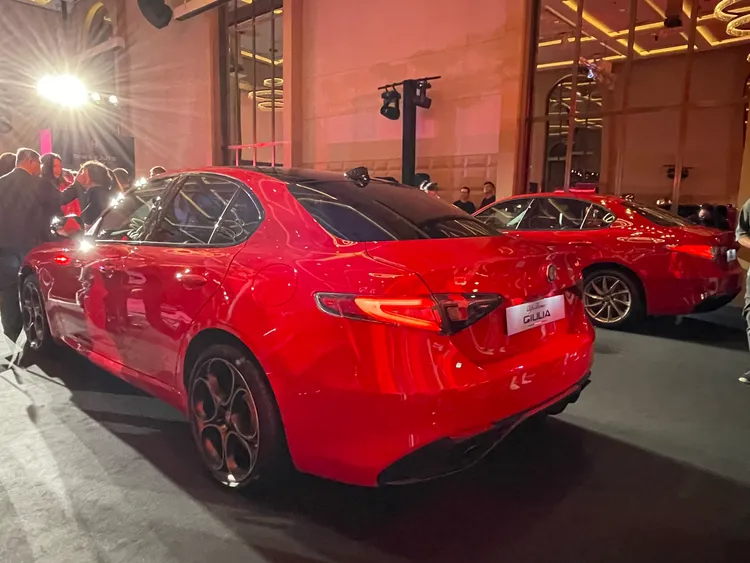 Giulia以低伏流線的車身比例強調運動感。林浩昇攝