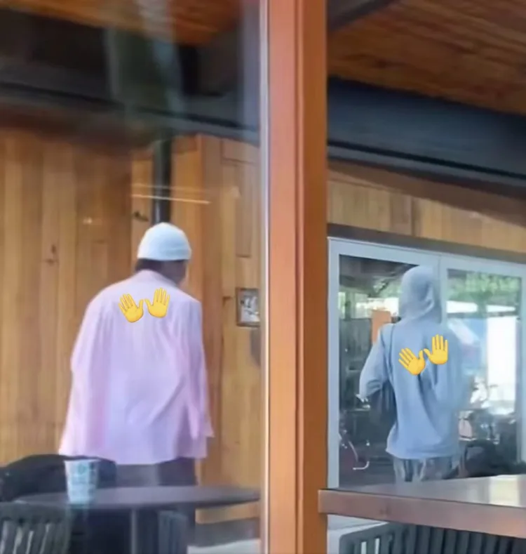 Jennie（右）與Nicholas Hiraga的背影。翻攝TikTok