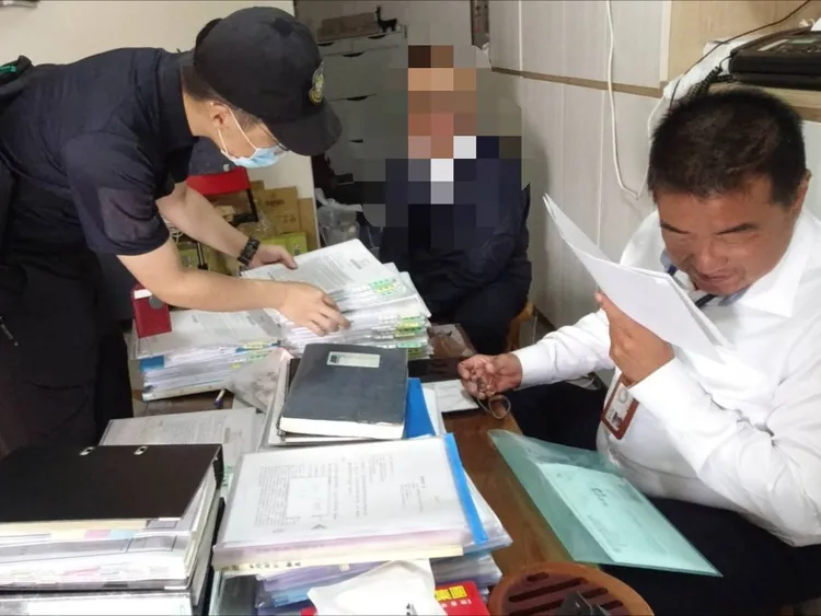 龔姓仲介招攬越籍女子，又找到人頭雇主，將越女引入台灣賣淫牟利。專勤隊提供