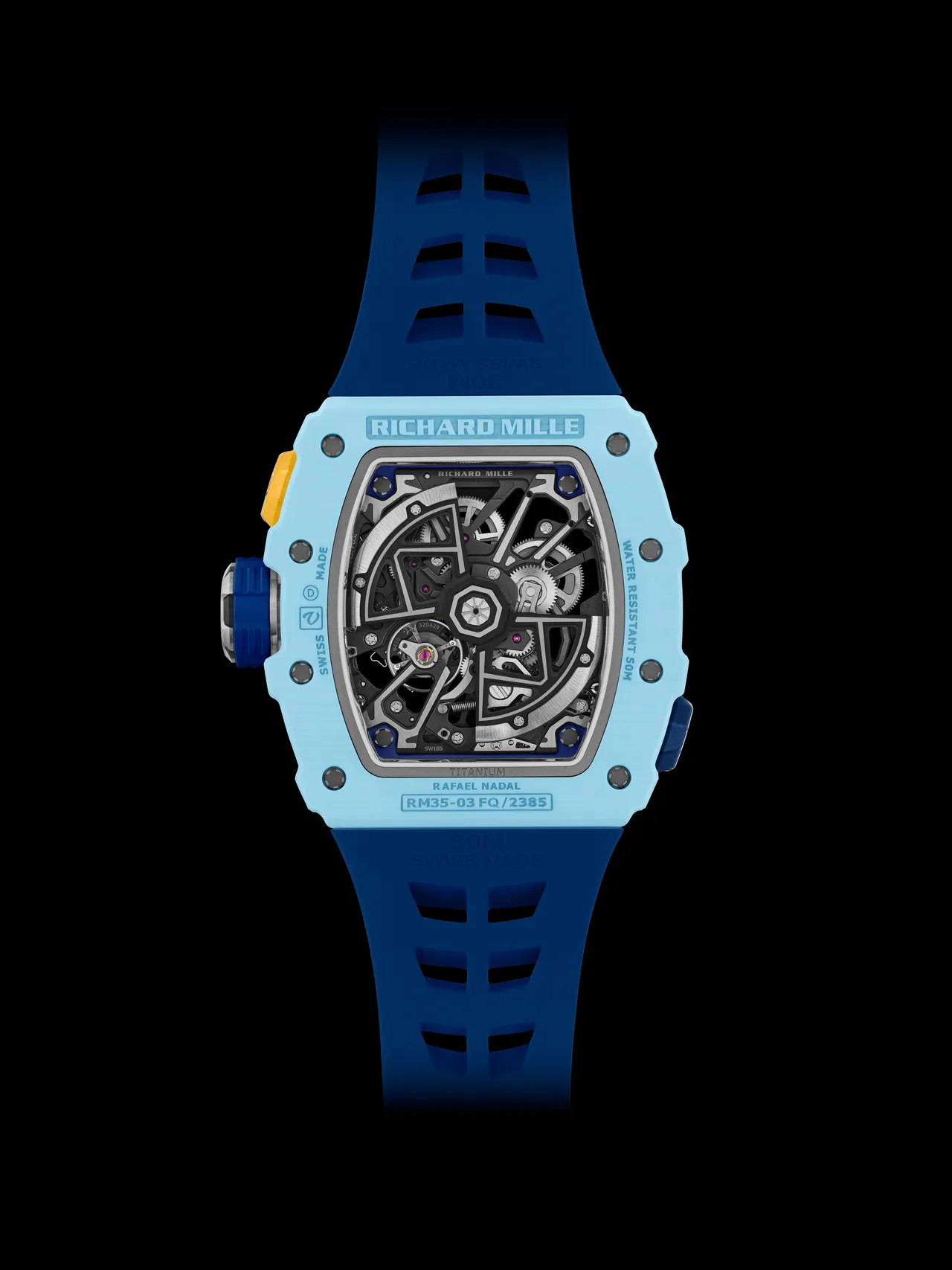 Richard Mille 35-03 Rafael Nadal淡藍色,43.15 × 49.95mm,Quartz TPT石英纖維錶殼,石英纖維錶盤,橡膠錶帶,RMAL2自動上鍊機芯,動力儲存約 55 小時,防水深度50米。品牌提供