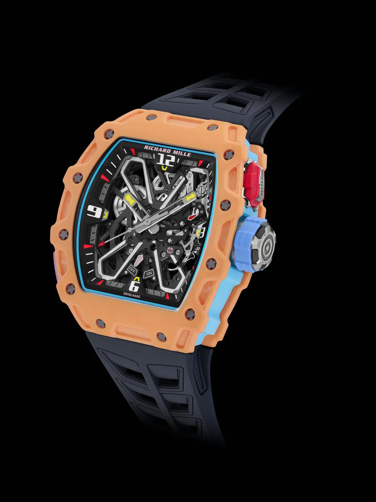 Richard Mille 35-03 Rafael Nadal鮭魚粉色,43.15 × 49.95mm,Quartz TPT石英纖維錶殼,石英纖維錶盤,橡膠錶帶,RMAL2自動上鍊機芯,動力儲存約 55 小時,防水深度50米。品牌提供