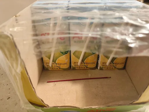 好市多买整箱饮料惊见「插香痕迹」 他超怒:有人拜完拿去退