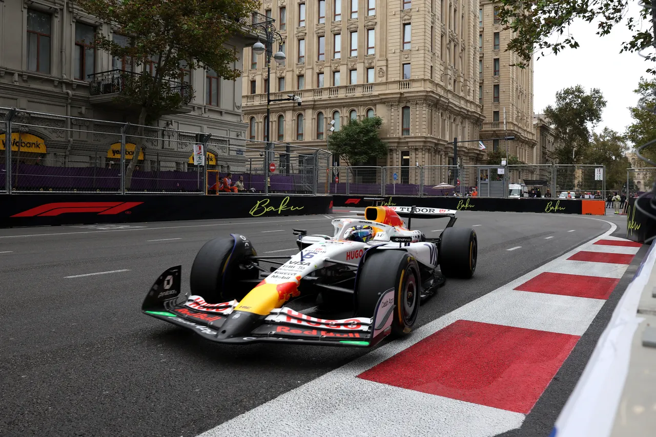 Visa Cash App Racing Bulls的Isack Hadjar 成功以第十名抢进积分区,为车队带来双车得分的亮眼成绩。Red Bull提供