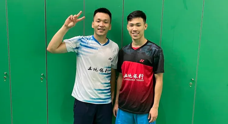 盧震目前隸屬土地銀行羽球隊。翻攝李洋臉書