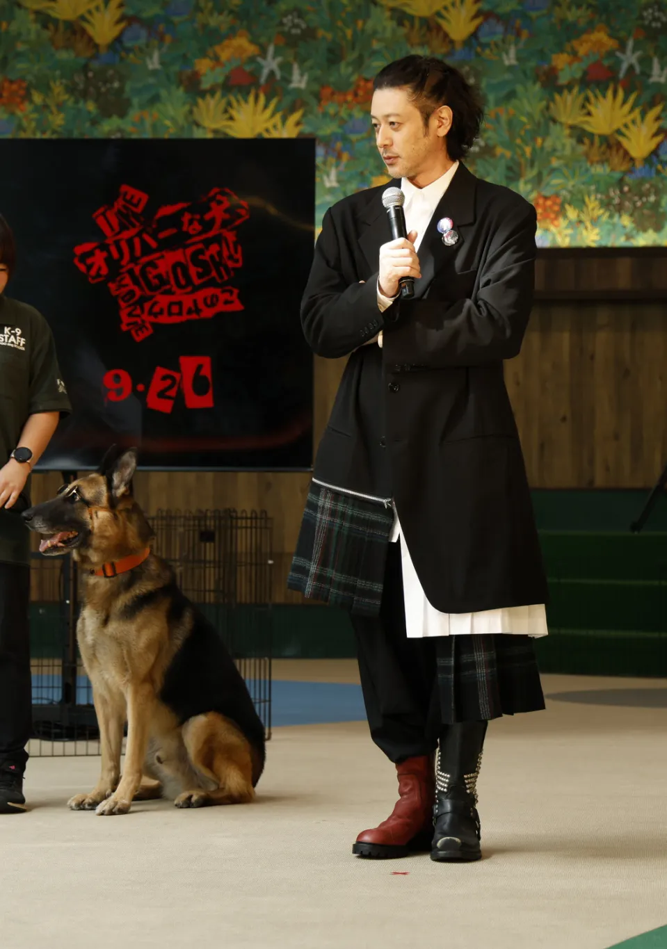 小田切让自编自导自演《奥莉佛是狗,(天哪!!)这家伙MOVIE》,昨邀50只狗狗参加试片。翻摄oliver_movie X