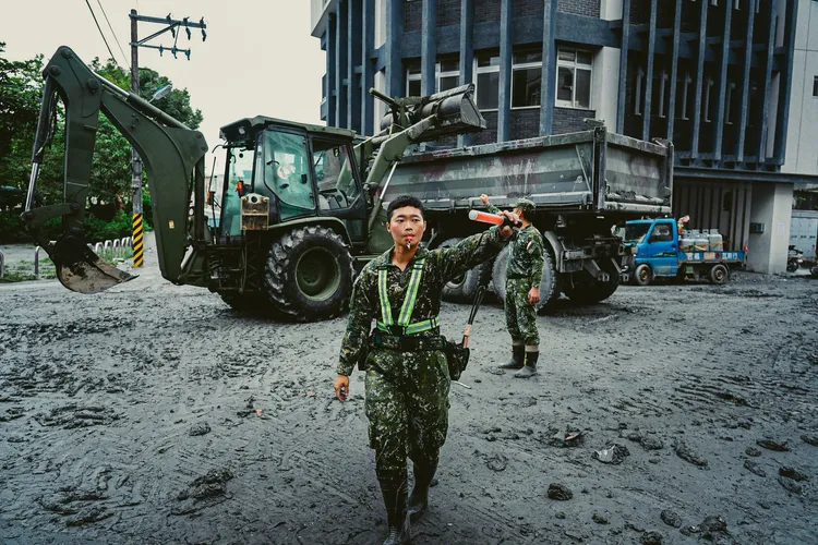 預計30日會由概略相同的兵力，換班投入。取自賴清德臉書