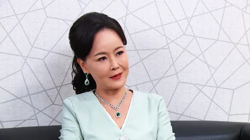 「恶女」岳虹吵架吵到快中风 出门戴口罩怕被认出