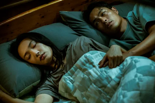 杨祐宁亲见孕妻中邪 半夜古怪行径浑身发毛