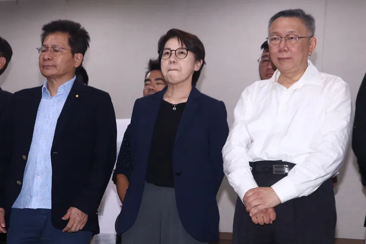 黄国昌率小草接柯文哲　黄珊珊未到场！她亲曝原因