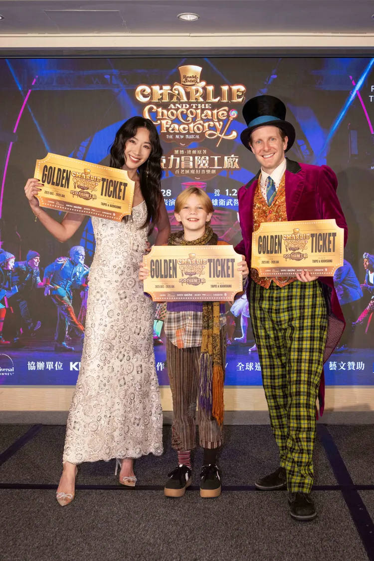 隋棠與兩位演員合影。華文環球藝術娛樂提供