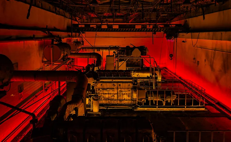 王榆鈞《洋放之後，轟鳴與防空洞》。田欣雲攝影