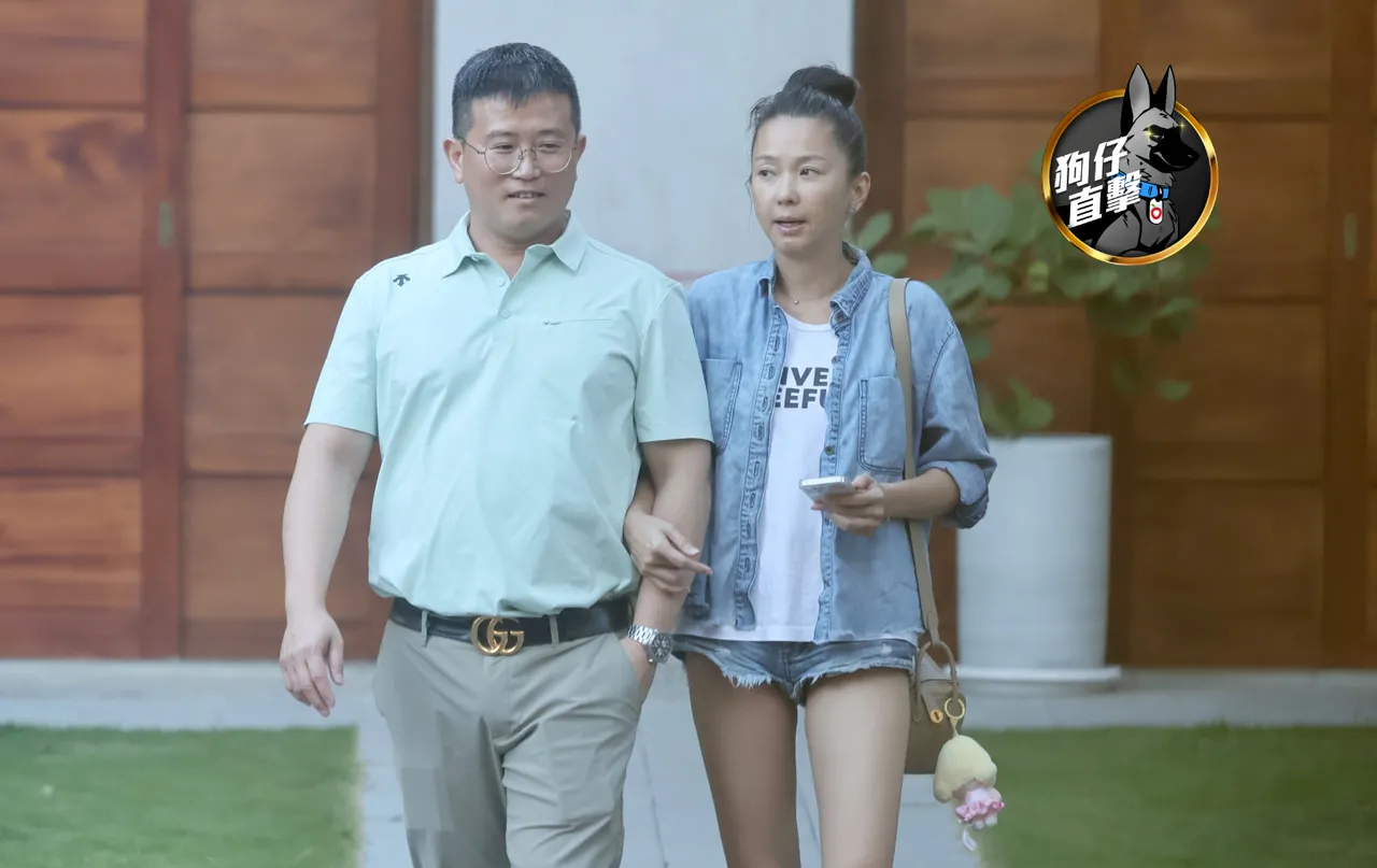 六月(右)主动勾手GUCCI男。特勤中心摄