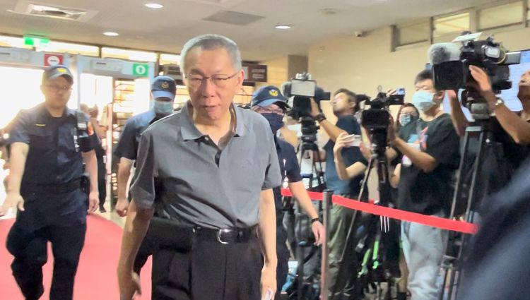 柯文哲頻清喉嚨⋯悲曝高中老友死訊　道歉李文宗：對不起連累你