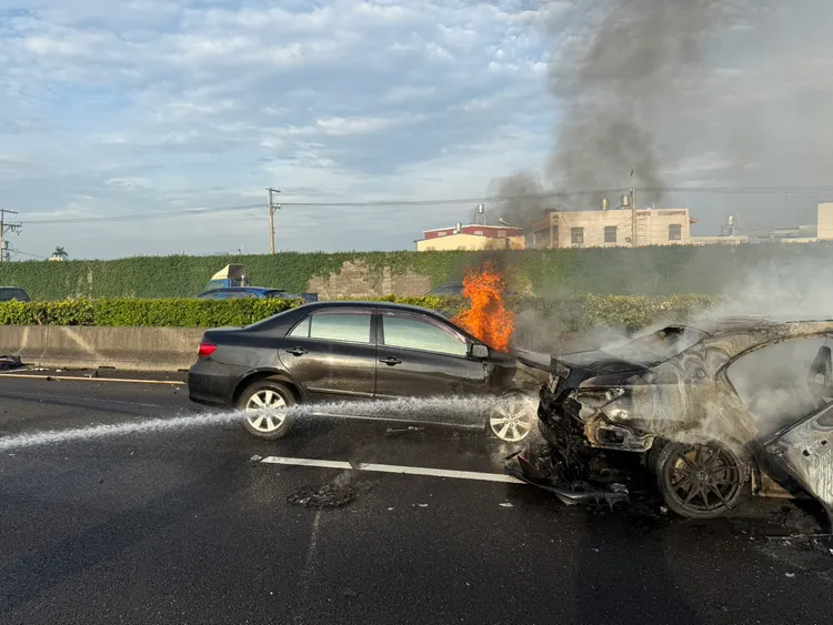 事故發生在國道一號南向彰化路段。民眾提供