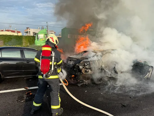 国道1号彰化段4车追撞酿火烧车 1驾驶逃生不及惨成焦尸