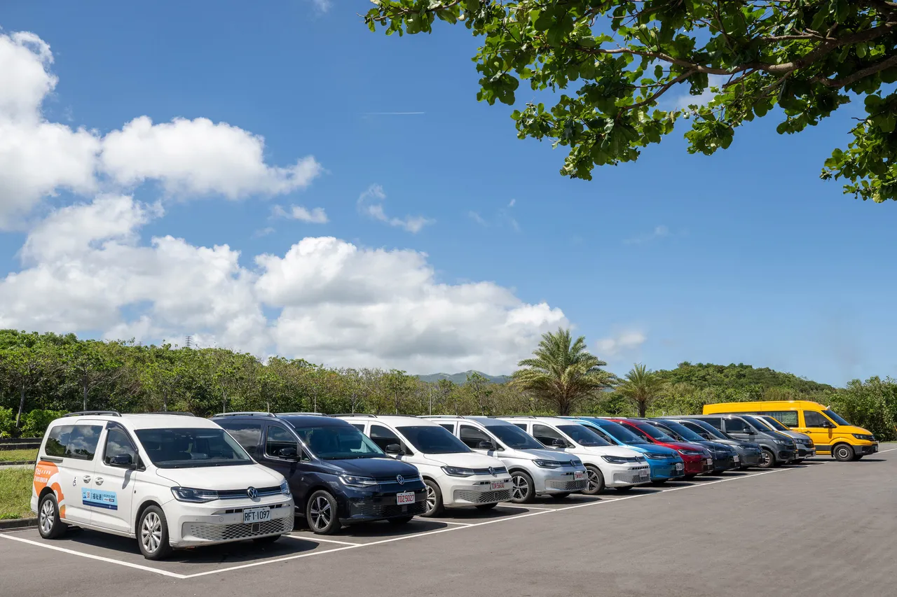 福斯商旅旗下Caddy Maxi、Caravelle、Crafter组成福祉车车队提供无障碍接驳。业者提供