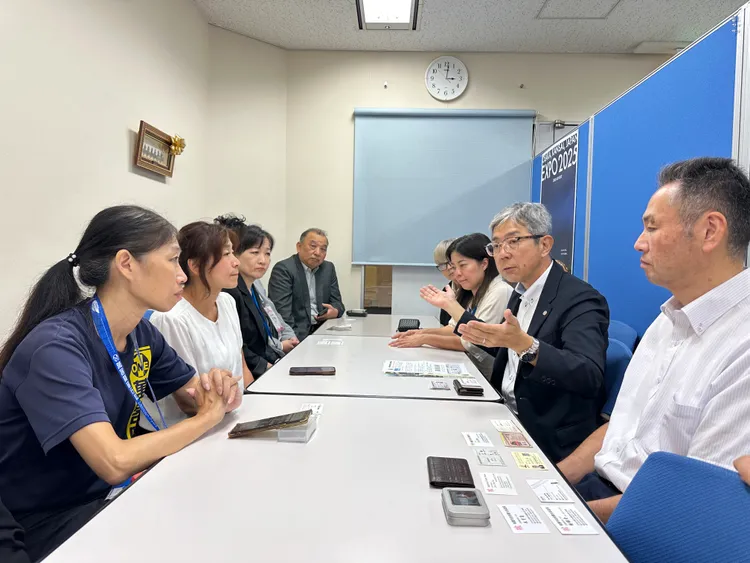 桃園市政府觀光旅遊局及桃園觀光業者拜會日本旅行業關西事務局，並與木村局長會談團體及修學旅遊市場發展方向。觀光局提供
