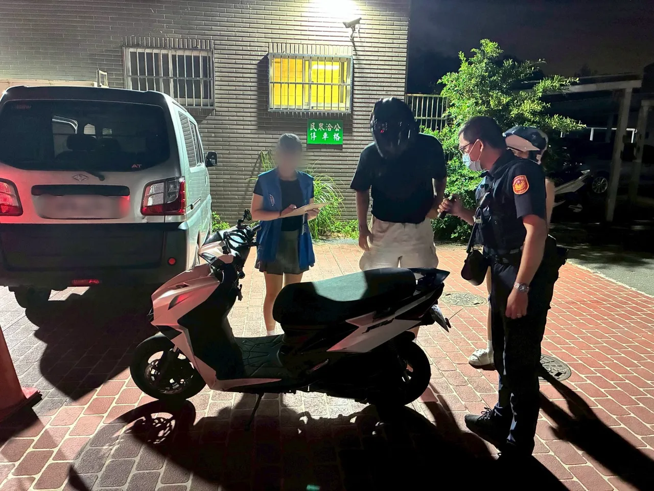 龍潭警取締噪音車。龍潭警分局提供