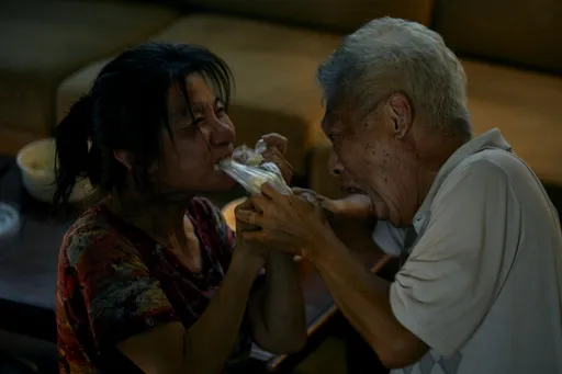 「禁藥王&栗子」成員單飛 坦露兒時家貧搶食饅頭過往