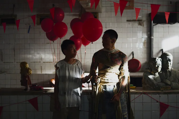 Lizi MV中與小栗子跨時空同框。不能想太多提供