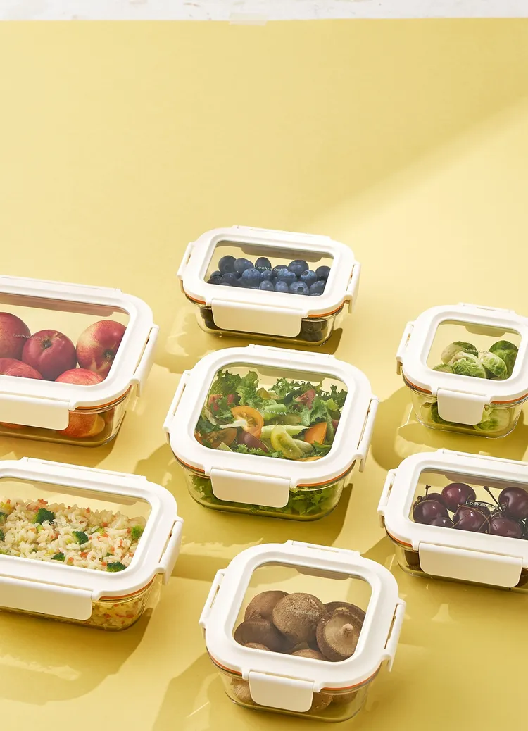 樂扣樂扣「新視界耐熱玻璃保鮮盒」，上蓋升級為輕量化環保玻璃，食材一目瞭然。盒身耐熱範圍-20°C至400°C，從冷凍到烤箱、氣炸鍋都適用。6mm圓滑凹槽堆疊穩固，革命性可拆卸扣環好清洗，密封不外漏。LocknLock樂扣樂扣提供