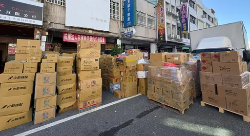 見物資車抵花蓮 協會人員竟哭了!一箱箱堆成山「累到快崩潰」